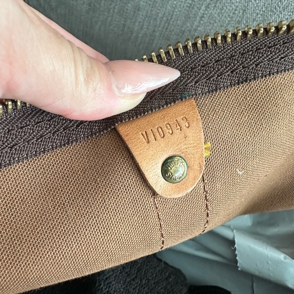 Louis Vuitton Monogram Bandoliere Carry on 55 - Picture 8 of 12